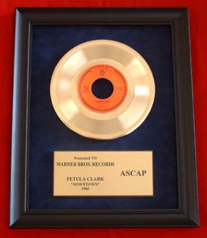 PETULA CLARK VINTAGE GOLD 45 RECORD AWARD " DOWNTOWN"