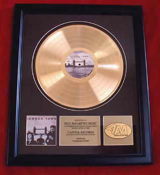 PAUL McCARTNEY & WINGS GOLD RECORD AWARD "LONDON TOWN"