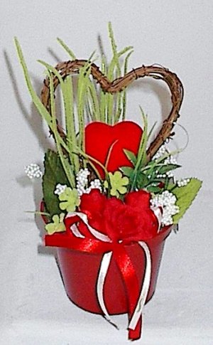 Giftcraft Valentine Arrangement