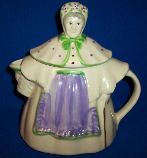 Vintage Shawnee Pottery "Granny Ann Teapot" Patented,USA