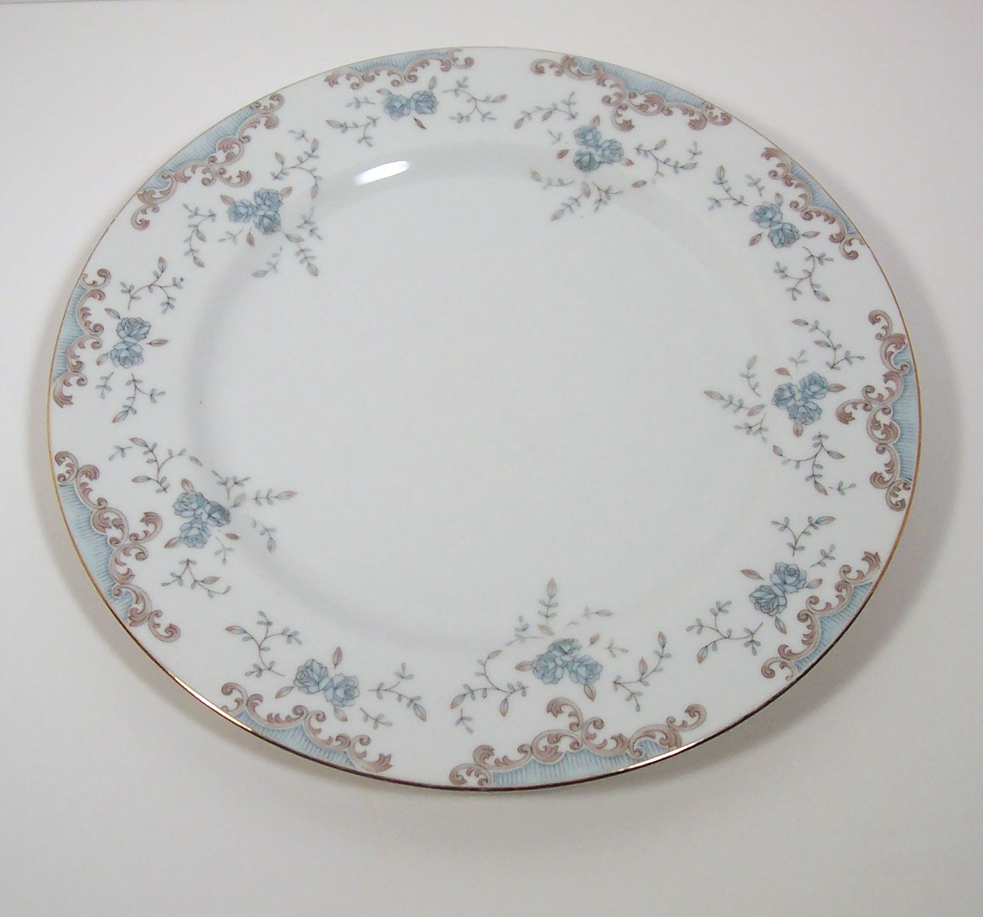 ~Mikasa Fine China Seville Dinner Plate 10 3/8