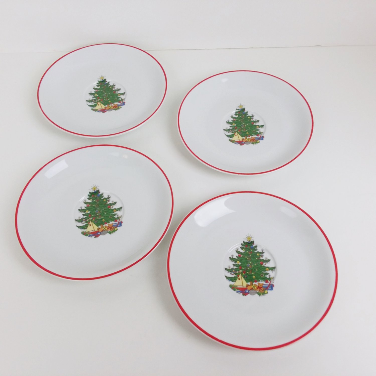 Cuthbertson American Christmas Tree Set of 4 Saucers Red Trim Holiday