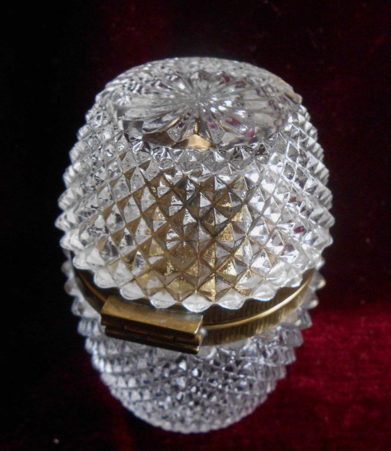 Diamond Point Cut Glass Table Top Cigarette Lighter