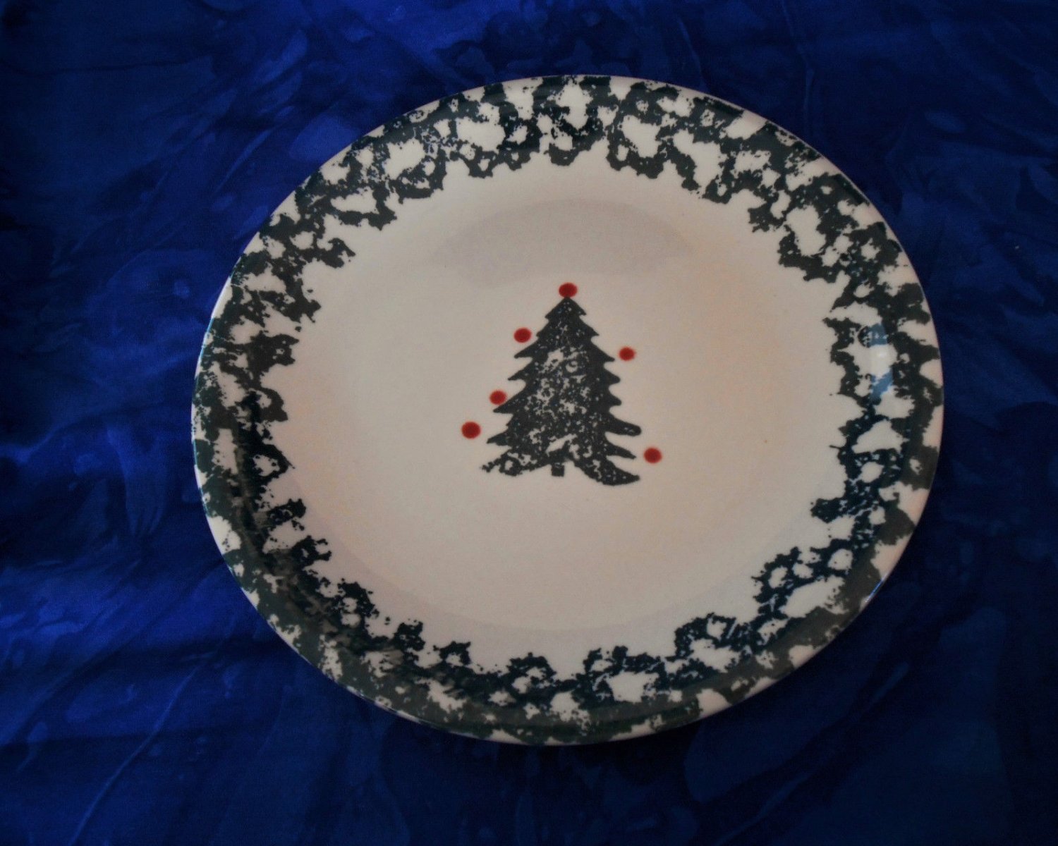 Folk Craft Tienshan Green Sponge Border 10 3/8" Dinner Plate Winter