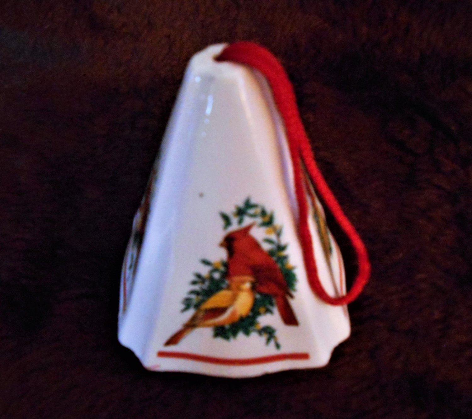 Jasco Ceramic Potpourri Holder Pyramid Christmas Ornament Cardinal Birds