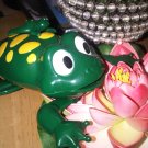 AS-IS GREEN TOY PLASTIC FROG W BABY COLLECTIBLE HOME CHILDREN GIFT
