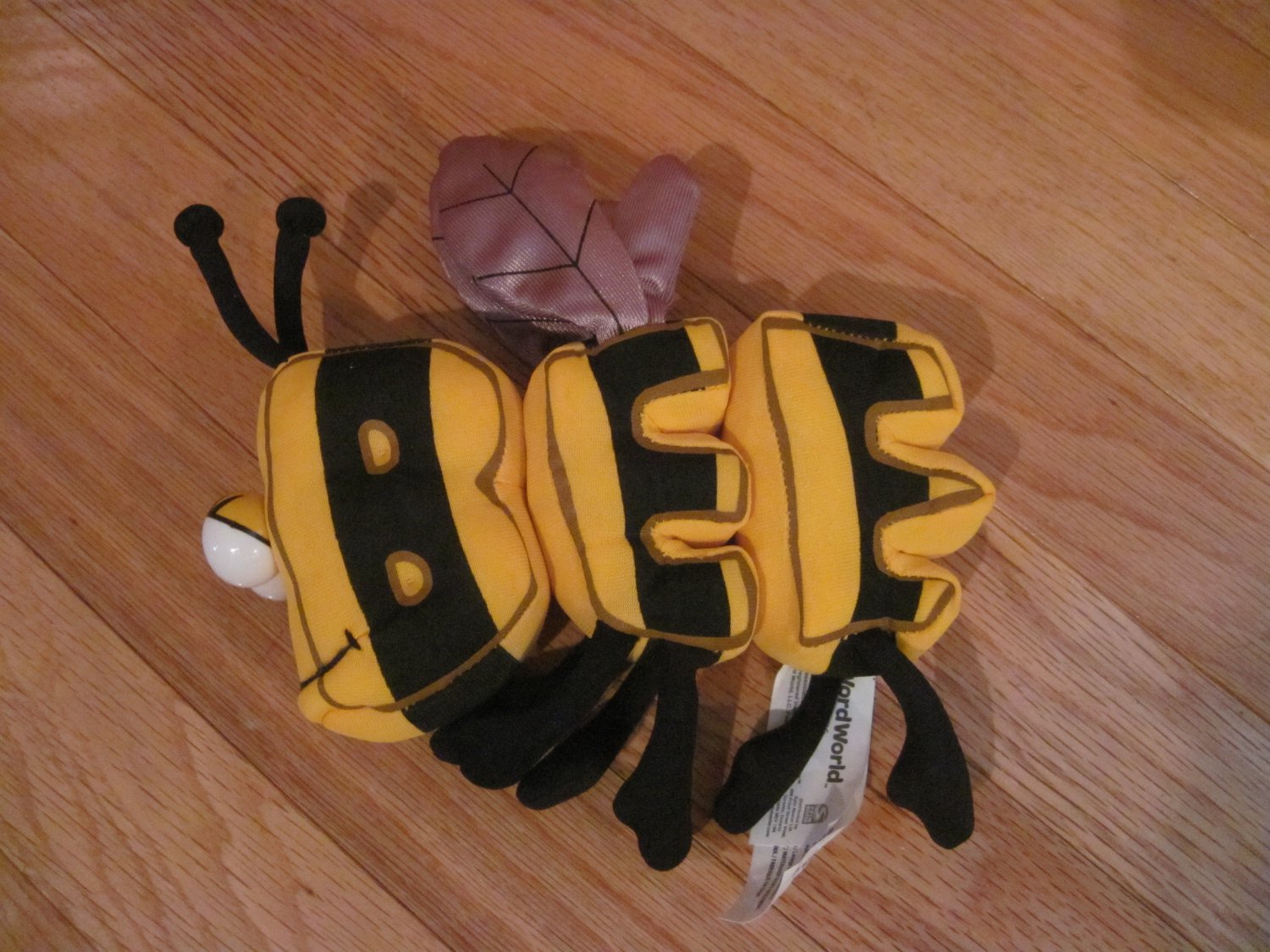 word-world-magnetic-pull-apart-word-friend-bee-plush-toy-wordworld