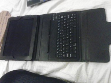 I-KEYBOARD iPad Case w/Bluetooth Keyboard (used)