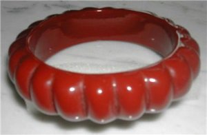 RED Carved Scalloped Bangle 40s Reproduction Bakelite