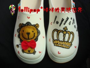 Hand Painted Shoes, 3D Crown Lion