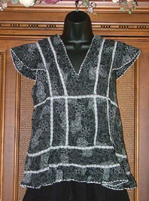Funky HIppie Fluttery Sleeve Flower Button Top Large