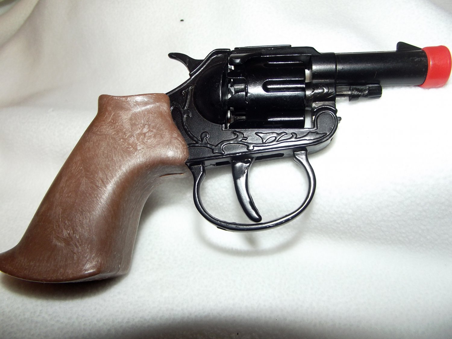 NEW Metal Magnum 8 Shot Pistol Cap Gun Toy Real Look