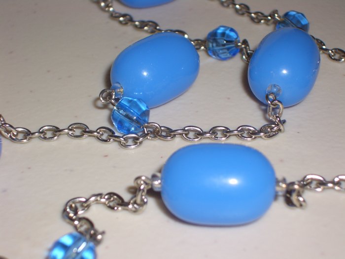 Periwinkle Candy Baubles Necklace Chunky Oval Blue Beads Matinee Length Charm Mod Glamour Chic