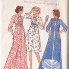 Retro Robe Housecoat Dressing Gown Size 38-40 Uncut Style 1593 Feminine Ruffles Peter Pan Mod Chic