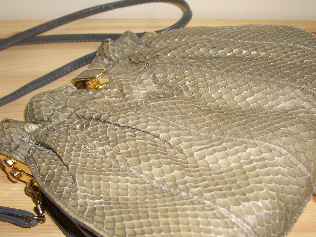 Retro 80s Grey Snakeskin Ruched Purse Vintage Mastercraft Gathered Glam Clutch Handbag Crossbody Bag