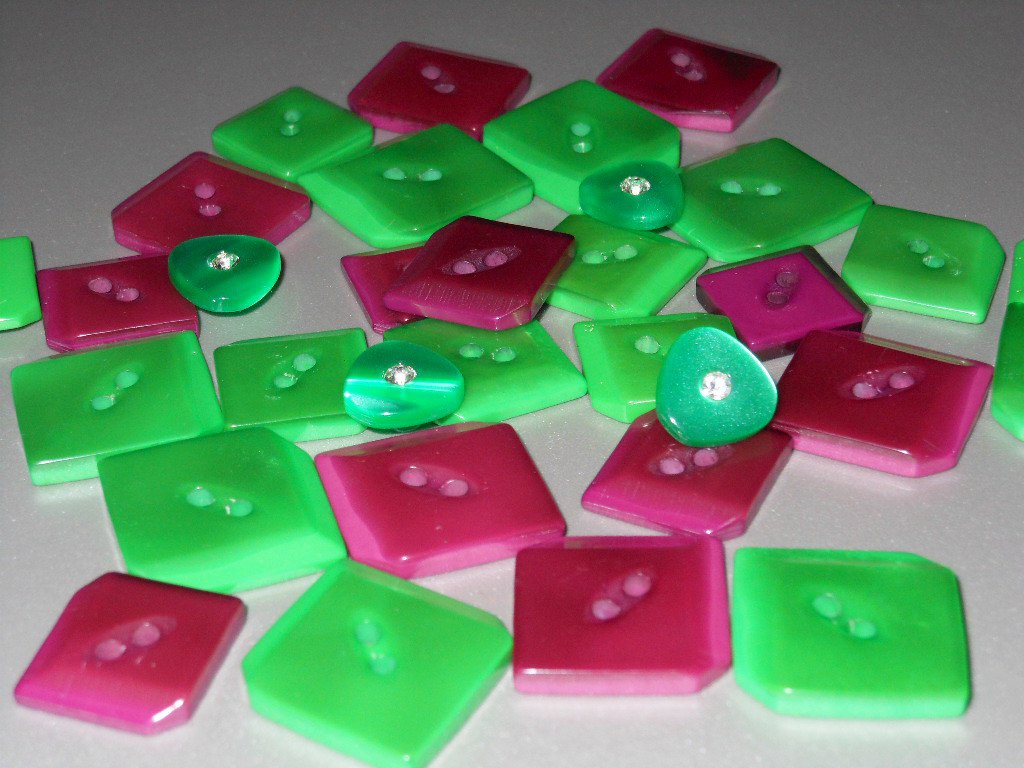 Magenta Pink Kelly Green Buttons Lot Plastic Diamond Triangle Shape Rhinestone Center for Sewing