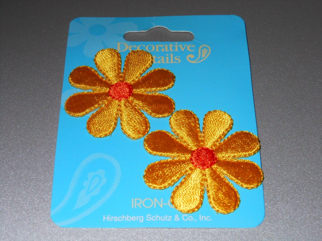 Iron-on Daisy Appliques Yellow Orange Flowers One Pair Shiny Embroidered Floral Patch Clothing Craft