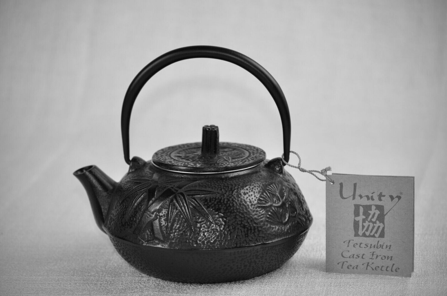 UNITY Cast Iron Tetsubin Tea Pot TeaPot Black Bamboo 20 fl.oz. New