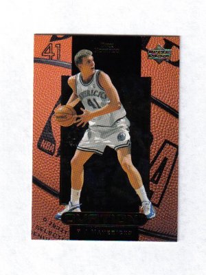 DIRK NOWITZKI 99-00 UPPER DECK OVATION #12