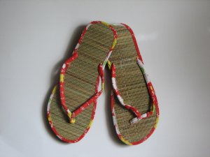 Women's Flip Flops Printed Red Bamboo Size 10