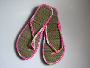 Women's Flip Flops Printed Pink Bamboo Size 9