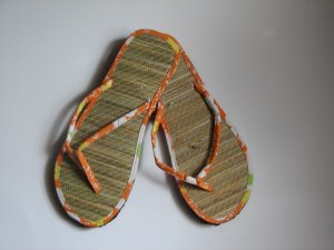 Women's Flip Flops Printed Orange Bamboo Size 9