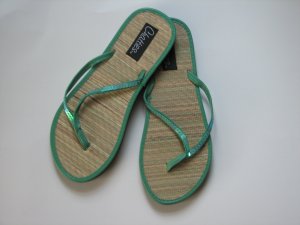 Women's Flip Flops Bamboo Like Green Sequin Thong Size 5-6 (Small)