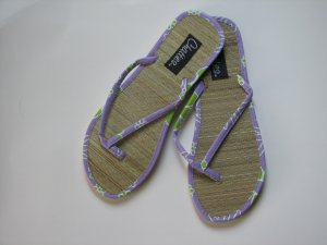 Women's Flip Flops Bamboo Like Purple with Green & White Flower Size 9-10 (Large)