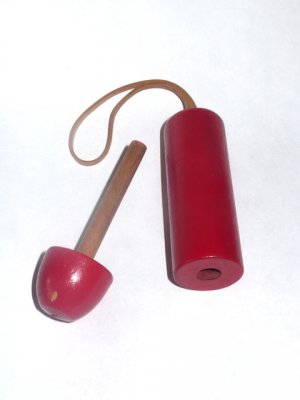 VINTAGE RED WOODEN SNAPPER / Vintage Magic