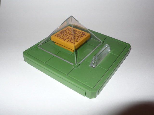 TENYO CRYSTAL PYRAMID (T-165) / Vintage Tenyo Magic