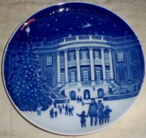 LE C1987 Bing &Grondahl Christmas Blue & White Plate
