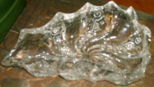 9" Victorian Pattern Glass Nappy, Unusual Shape NR