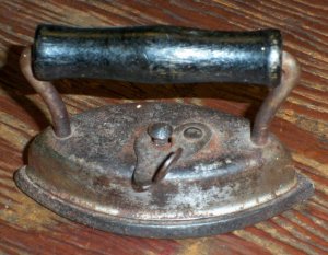 C1917 Child's Dover Dolly Iron, very rare, Great Display!