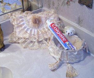 Vintage Victorian Lace Tissue Box Cover ATC 68