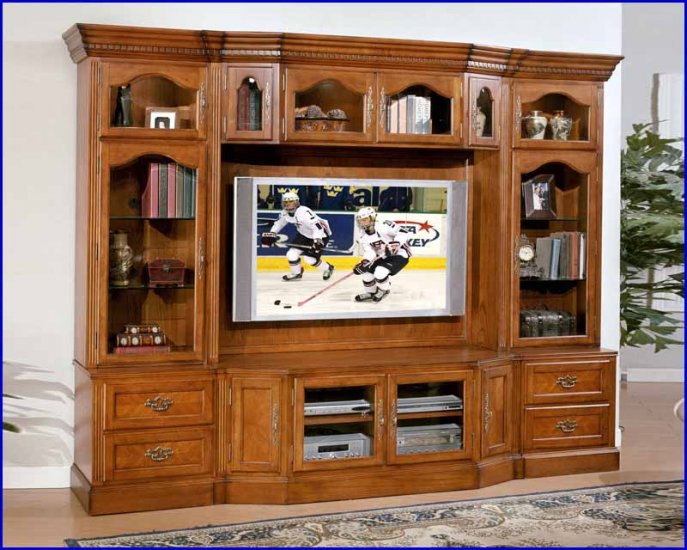 Signature Home Furnishings Bloomington 62 In TV Oak Entertainment Center SI315350