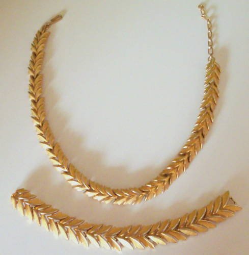 Vintage Crown Trifari Leaves Necklace Bracelet Set
