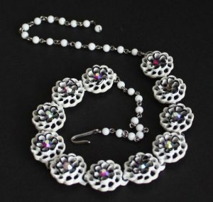 Vintage White Flower Aurora Borealis Necklace