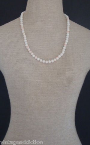 Classically Elegant Vintage White Art Glass Necklace