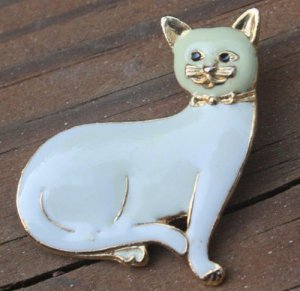 Super Cute Vintage Enamel Cat Pin Brooch