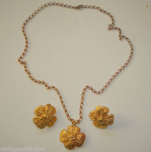 Vintage Golden Metal Flower Necklace Earrings Set