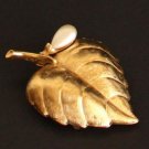 Vintage Gold Tone Leaf Faux Pearl Pin/Brooch