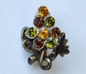 Vintage Rhinestone Grapevine Brooch Cute!