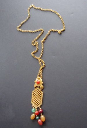 Vintage Chic Avon Glass Dangle Pendant Necklace