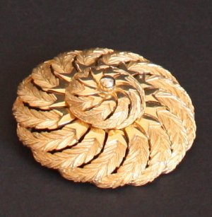 Vintage Swirl Pattern Gold Tone Pin/Brooch