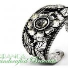 JONFRANCA fashion bracelet featuring a burnish silvermoda finish peruvian bangle.
