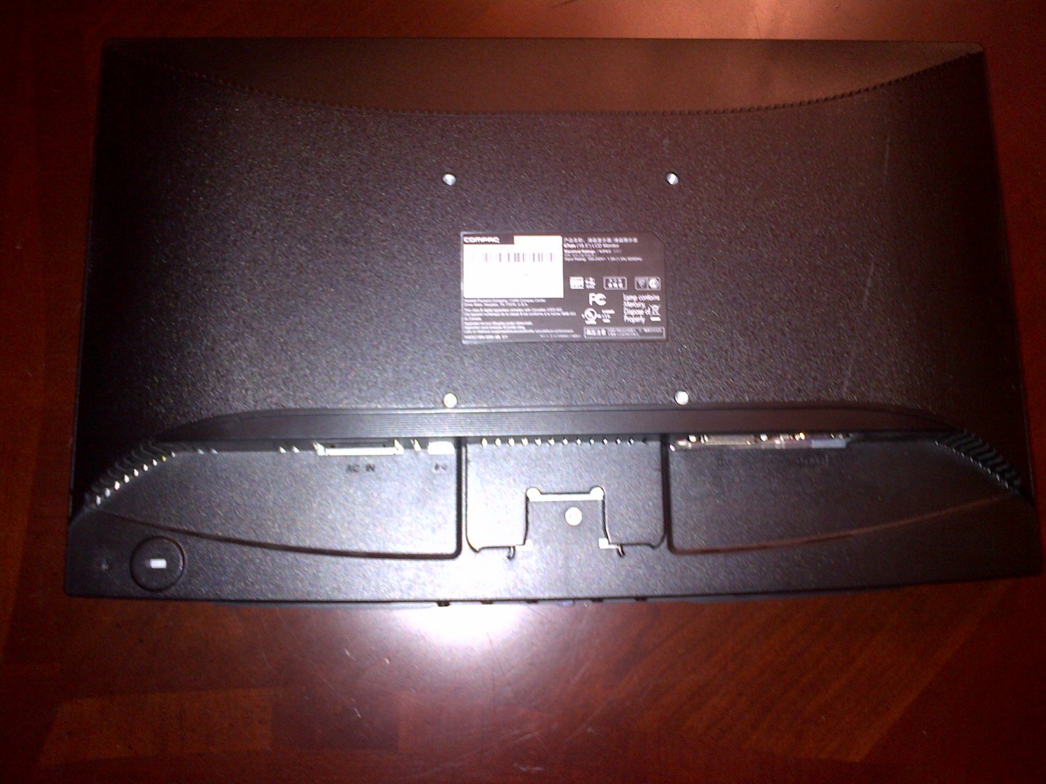 2 18.5" LCD Computer monitors, Acer G185H and Compaq S1922A (no stand)