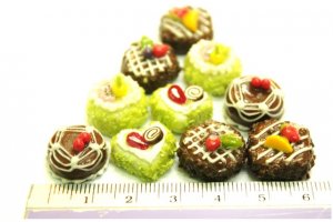 Set of 10 pieces Mini Cake Doll house Miniature NBR2