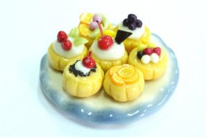 Mini Cup cake on blue&white ceramic plate NBR98