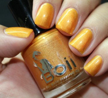 hooked on you  - Boii Nail polish