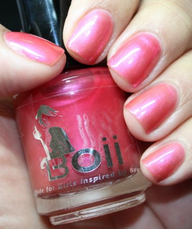 love whisphers - Boii Nail polish